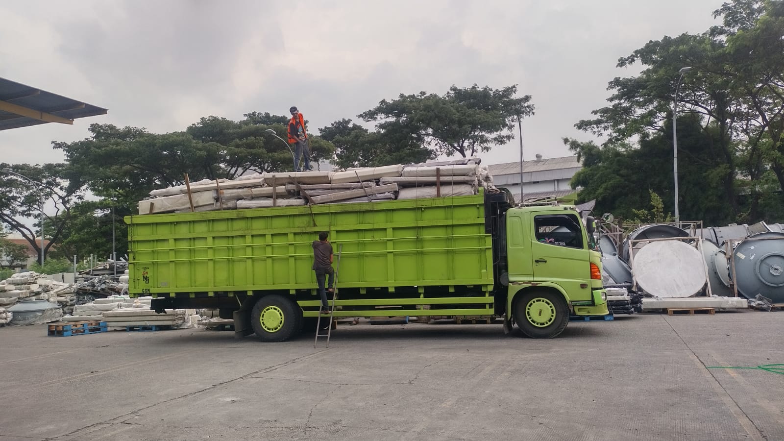 Manfaat Sewa Truk Terdekat dalam E-commerce