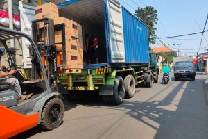 harga sewa truk ekspedisi
